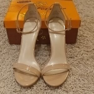 David's Bridal Beige Ankle Strap Heels